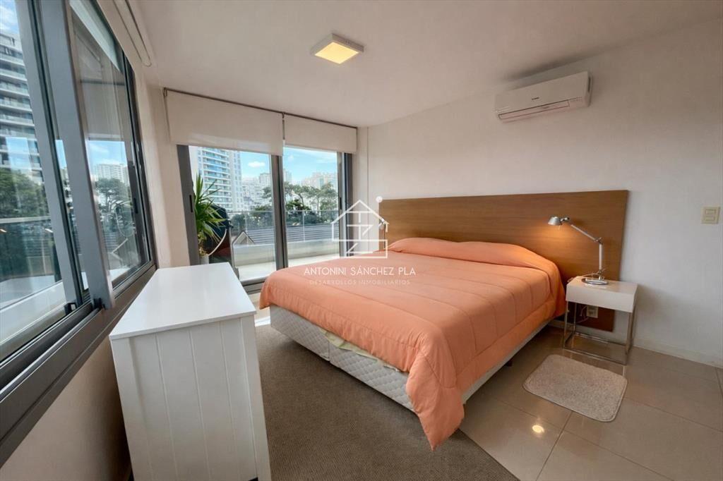 VENTA APARTAMENTO 2 DORMITORIOS Y SERVICIO PUNTA
