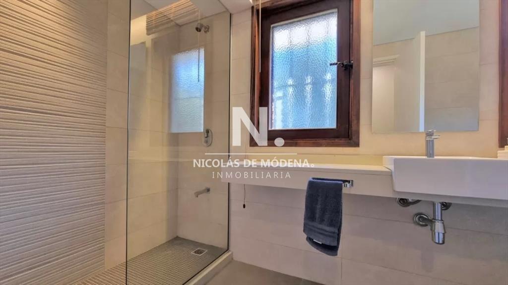 Hermosa casa de 4 dormitorios en venta en San con