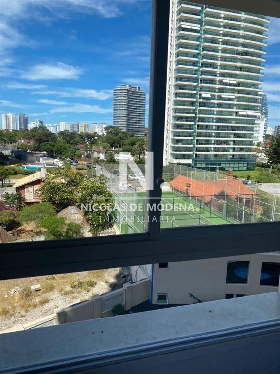 Departamento de 3 dormitorios en venta en Coral