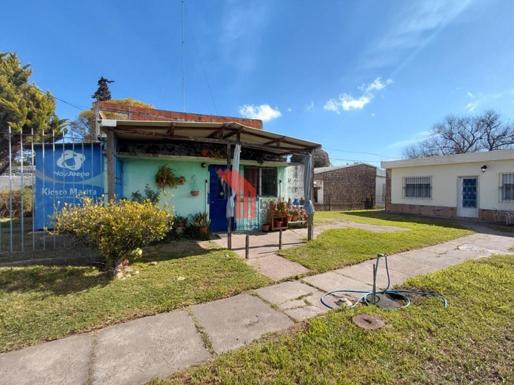Venta casa con apartamento al fondo y local al frente, Conc