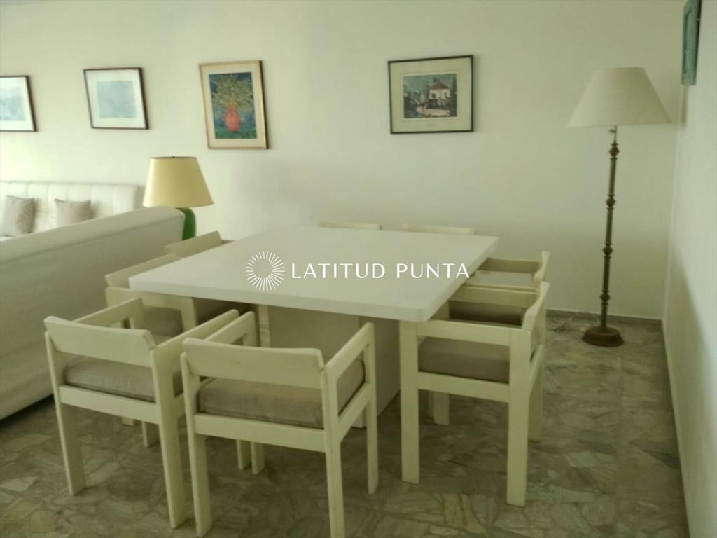 Apartamento en Tequendama, 3 dormitorios más dependencia