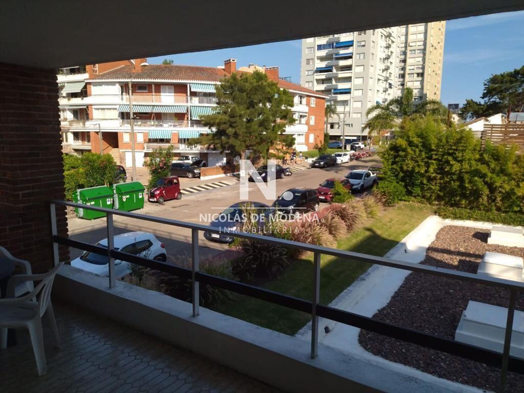 Apartamento en Alquiler de 2 dormitorios en , ,