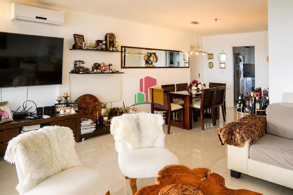 Departamento de 3 dormitorios en venta a pasos del mar. Gal
