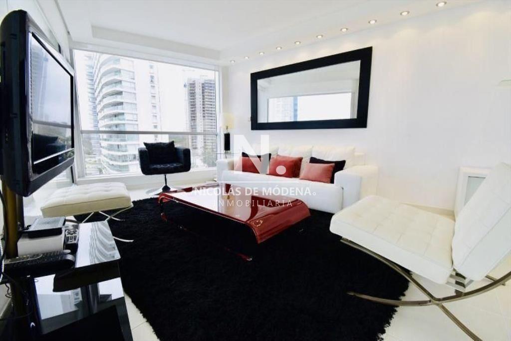 Apartamento en venta Playa Mansa 3 dormitorios