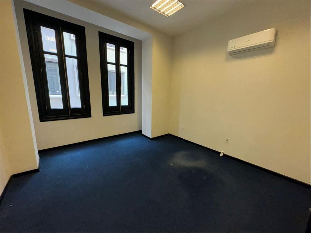 Alquiler de Oficinas Amplias y Luminosas con Aire Acondicio