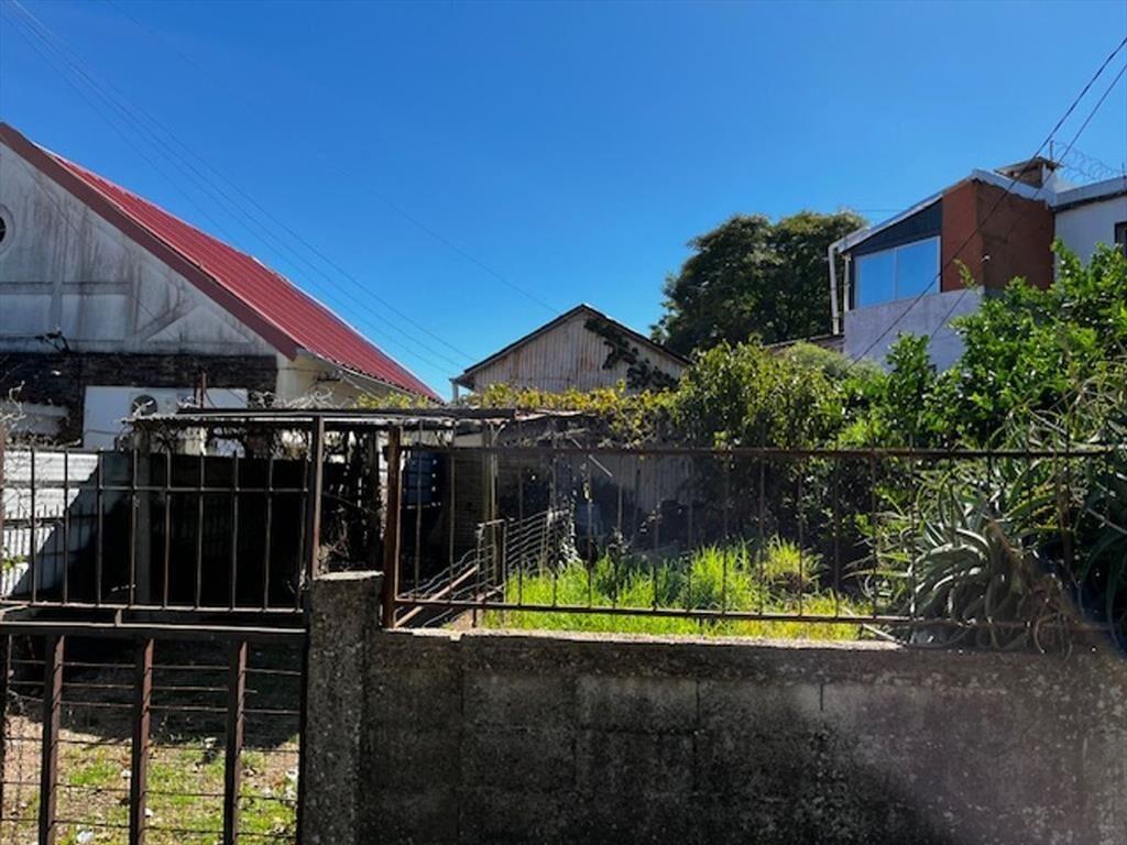 Venta terreno con mejoras en Aires Puros