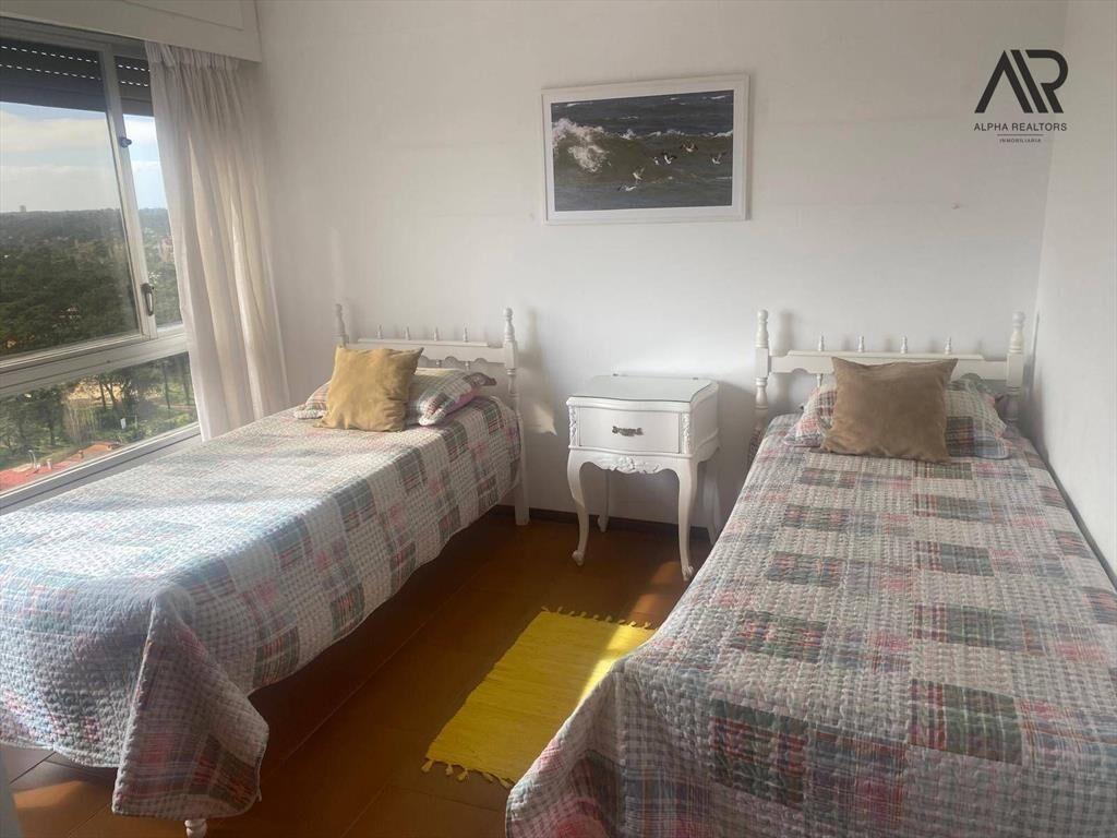 Apartamento en venta c/ cochera en Roosevelt