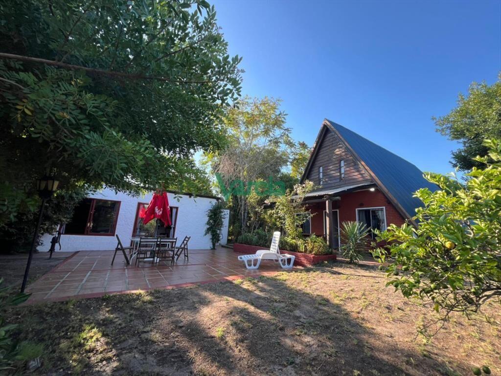 Casa de 3 dormitorios y 2 baños en La Floresta