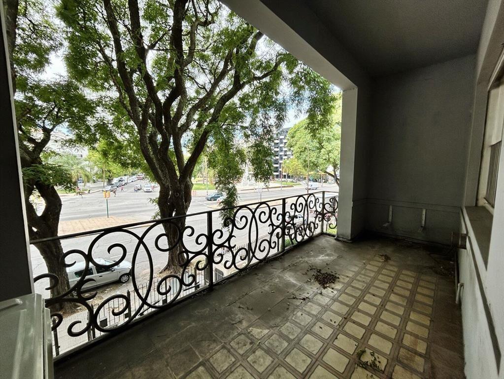 Alquiler local comercial y oficinas – Padrón único – Bv. Ar