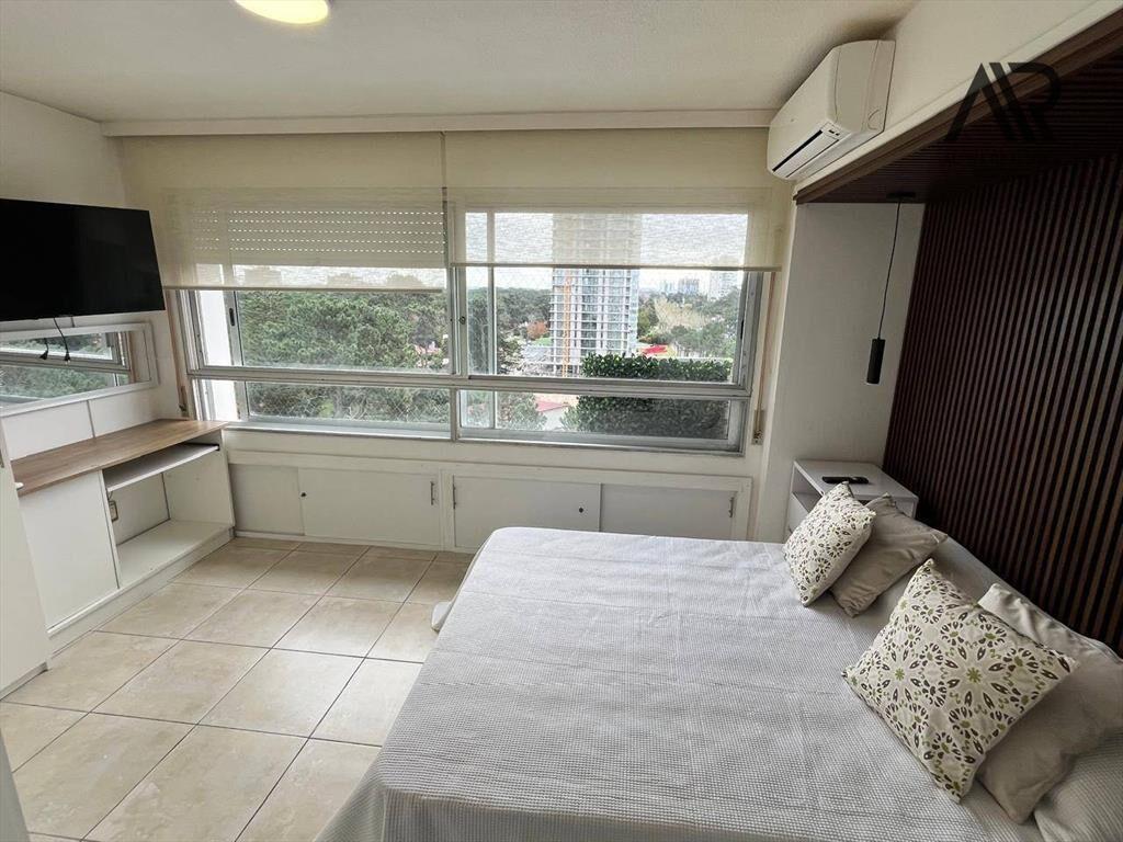 Apartamento en venta c/ cochera en Roosevelt
