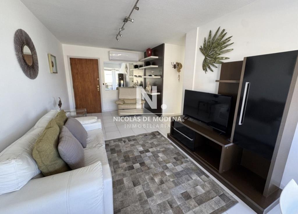 En venta apartamento de 3 dormitorios en Punta