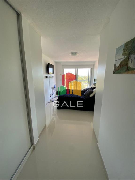Hermoso Apartamento sobre Roosevelt de 3 y
