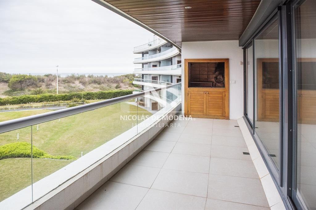 Hermoso Departamento en venta frente a Playa Brava, 3 dorm