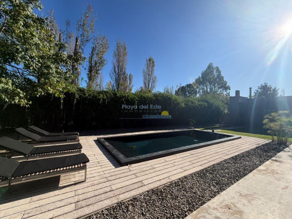 Confortable casa en Barrio Privado