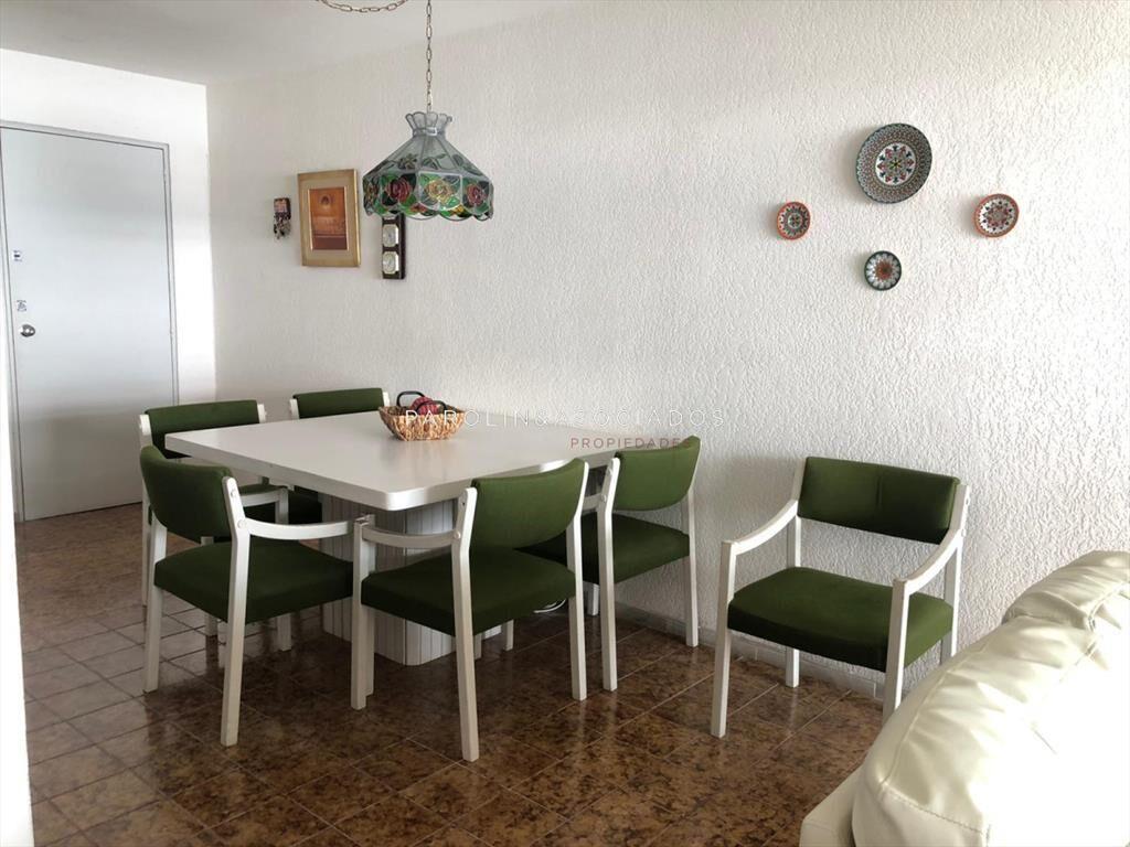 Apartamento en venta a pasos de Brava, Punta del Este.