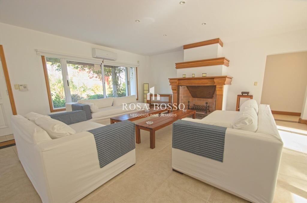 Casa de 5 dormitorios en venta Montoya