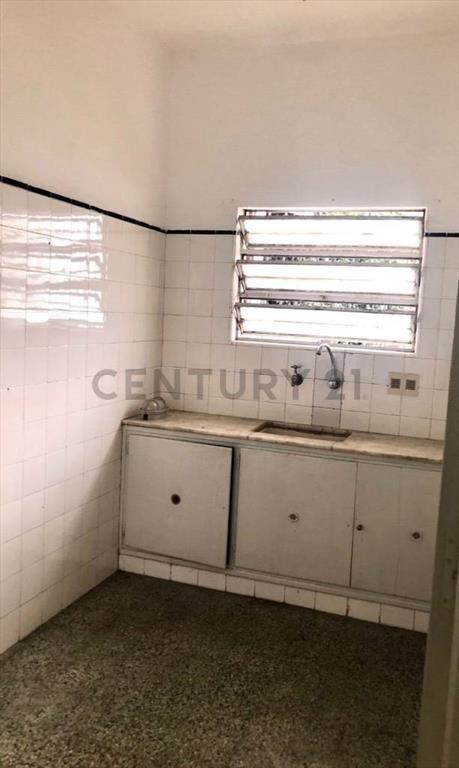Venta Local comercial 130 m2.2 garajes.Brazo Oriental.Con...