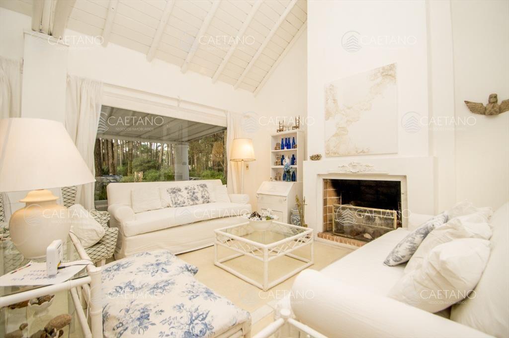 Laguna Blanca Alquiler Casa Cuatro Dormitorios