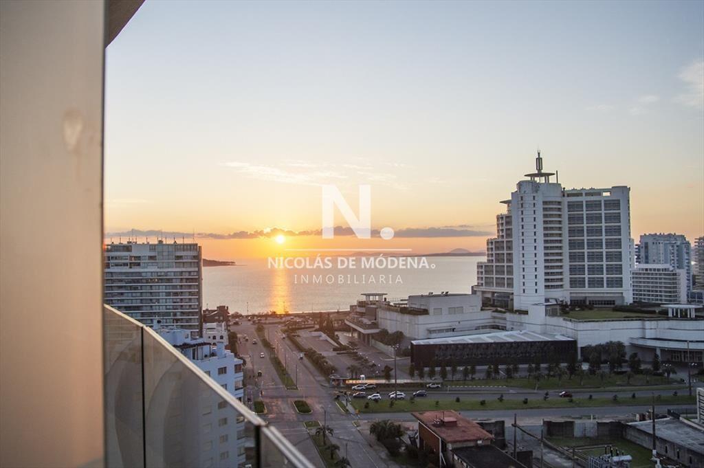 Apartamento en Alquiler de 3 dormitorios en , del