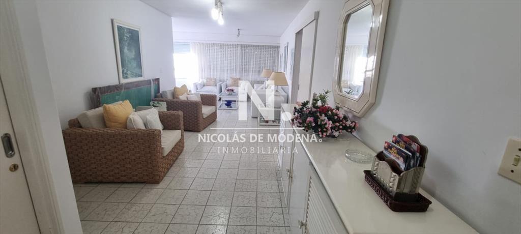 Apartamento en peninsula de 2 dormitorios en venta.