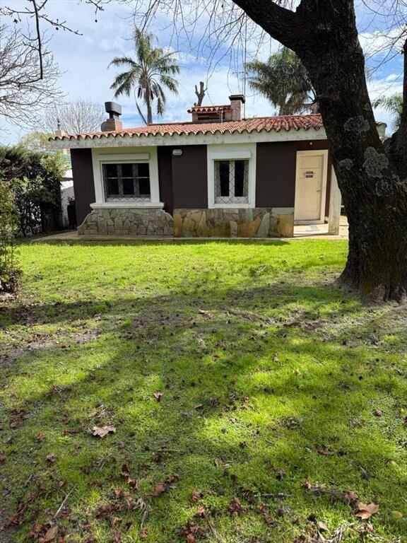 Venta casa Atlántida 2 dormitorios barbacoa jardin