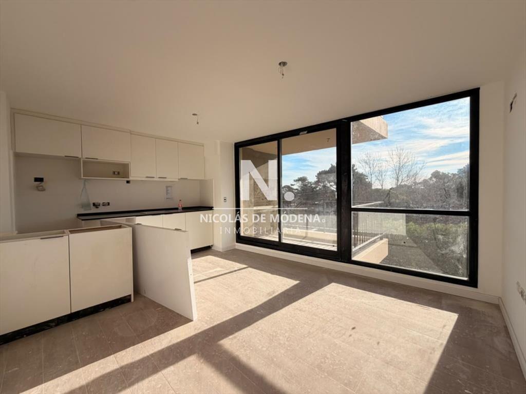 VENDE DEPTO DE 1 DORMITORIO CON PARRILLERO