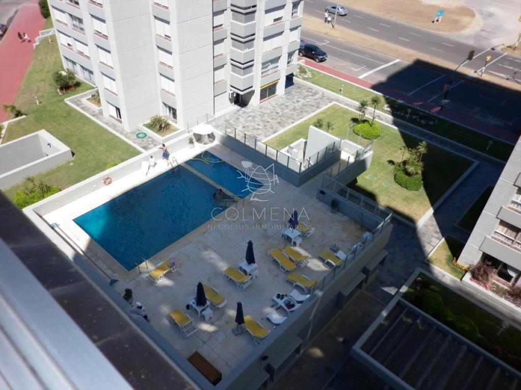 Apartamento en playa brava.