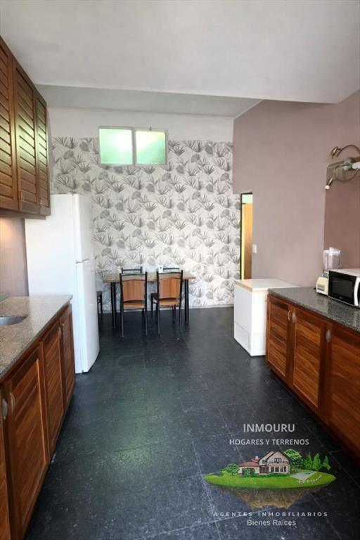 Se vende casa en exclusiva + apto al fondo en la Unión.