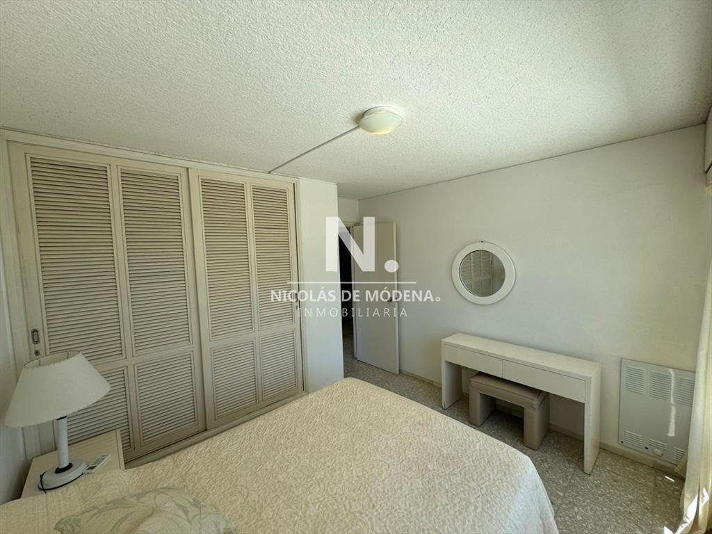 Apartamento en Venta de 3 dormitorios en Torre de