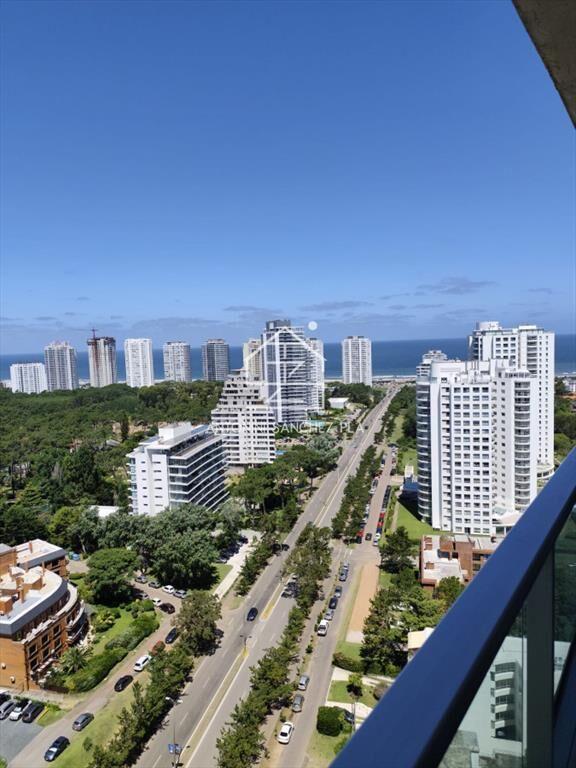 Venta apartamento 3 dormitorios Punta del Este