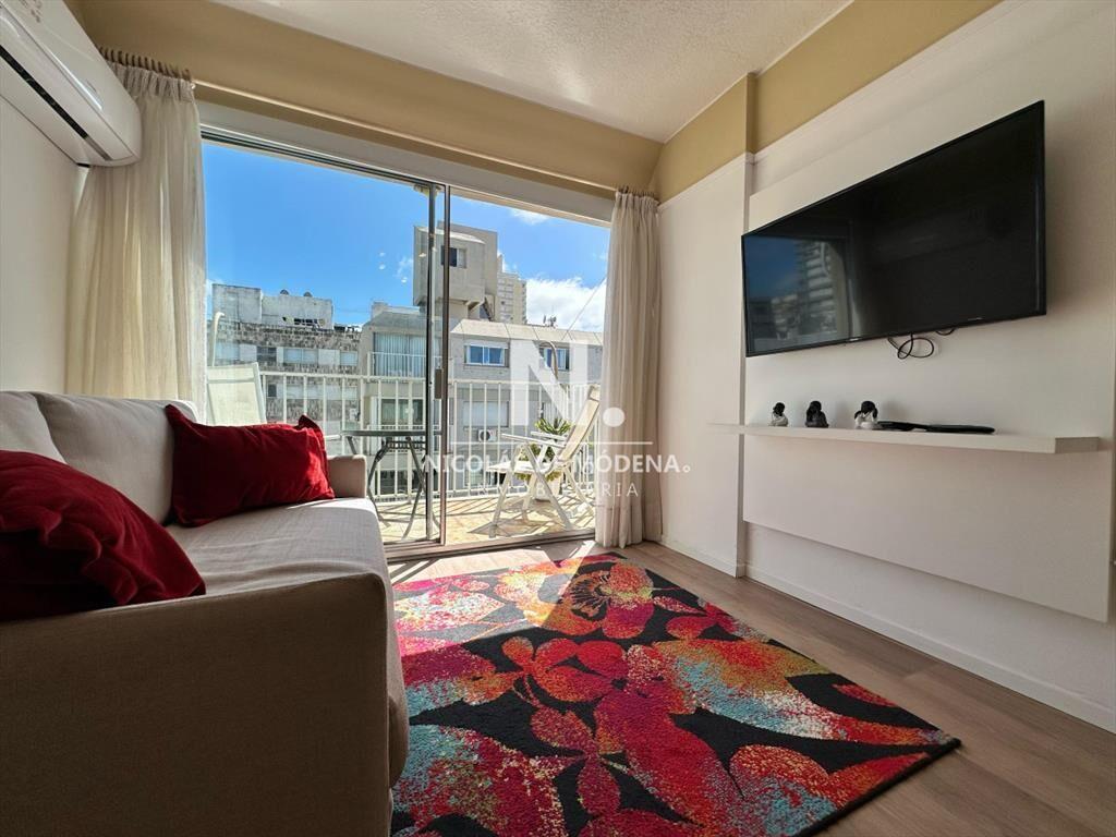 Apartamento en venta en Peninsula a 100 mts de la
