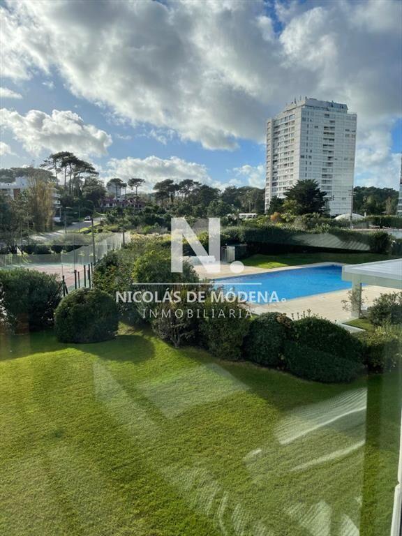 Apartamento en Venta de 3 Dormitorios con 3 en -