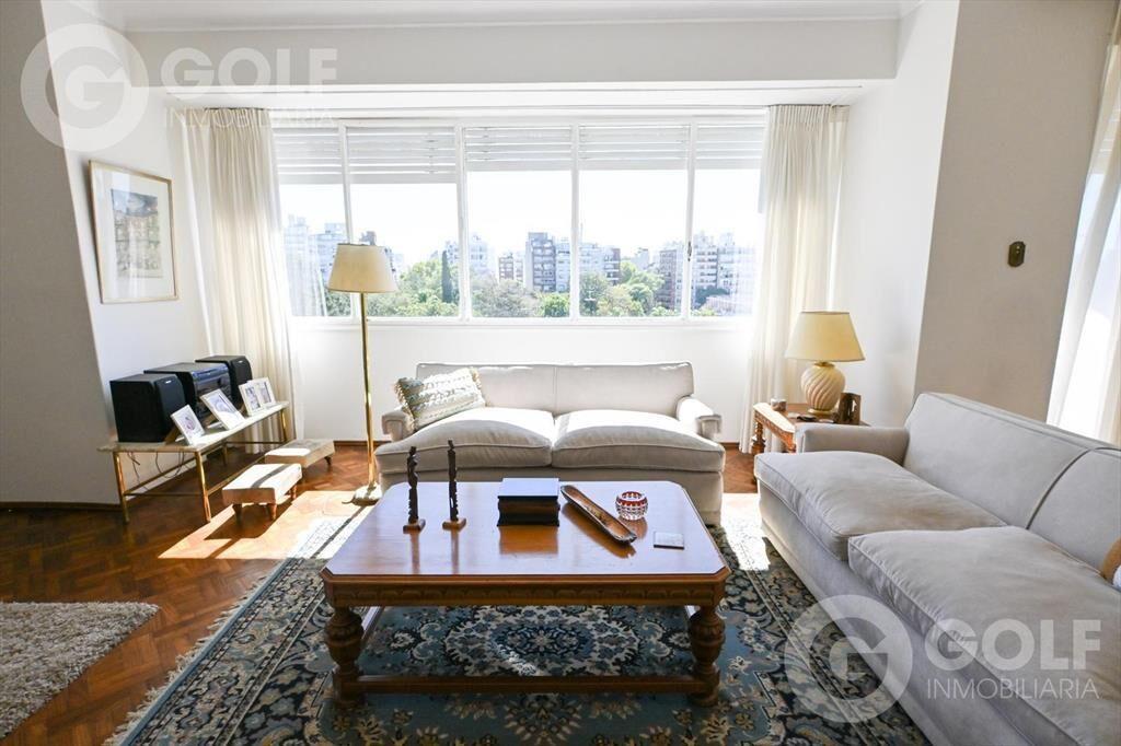 Venta de apartamento 3 dormitorios y servicio con Garage en