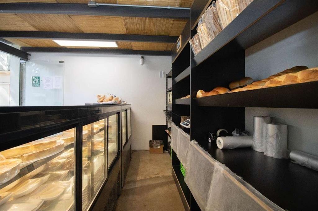 VENTA LLAVE ROTISERIA EN BARRIO DE LOS JUDIOS