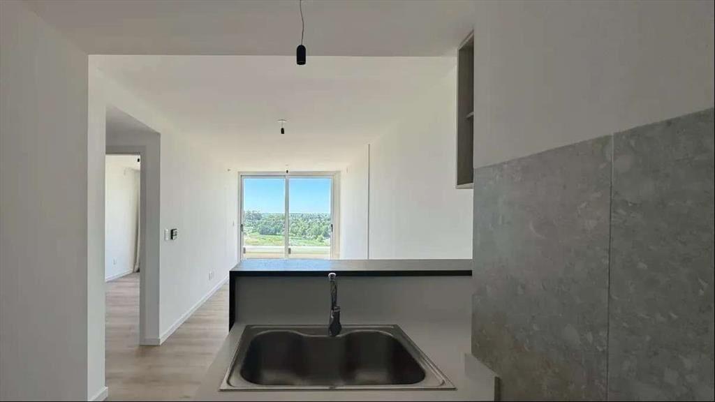 APARTAMENTO DE 1 DORM CON GARAGE Y VISTA