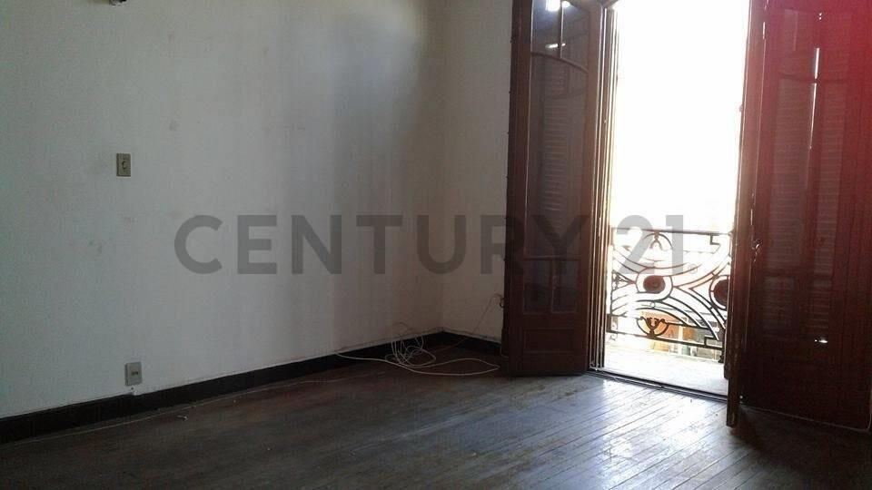 Casa de altos al frente. VILLA MUñOZ. 4 DORM. BALCON. Con...