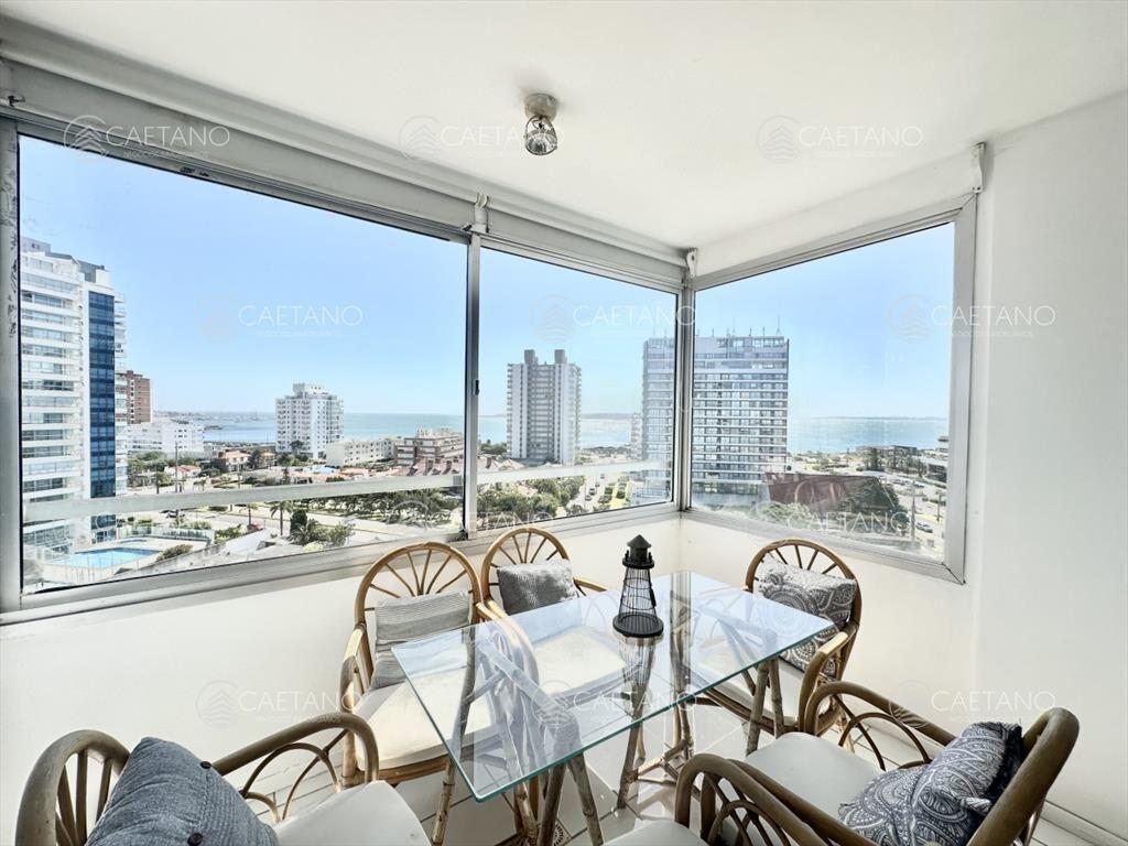 Venta Penthouse - 1 dormitorio y medio + - Punta