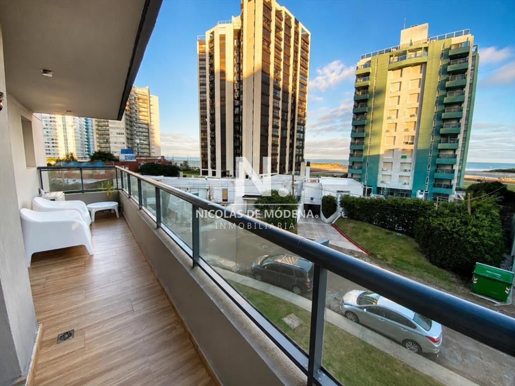 En venta apartamento impecable de 2 dormitorios
