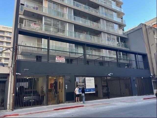 VENTA CON RENTA APARTAMENTO CORDÓN SUR 1 DORMITORIO CON AMP