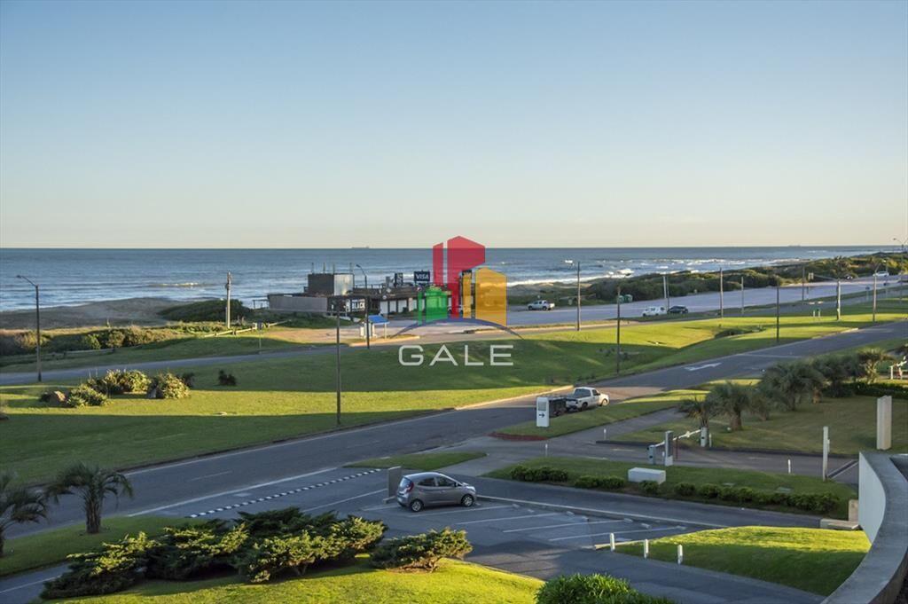 Departamento en venta frente al mar. Torre Lobos,