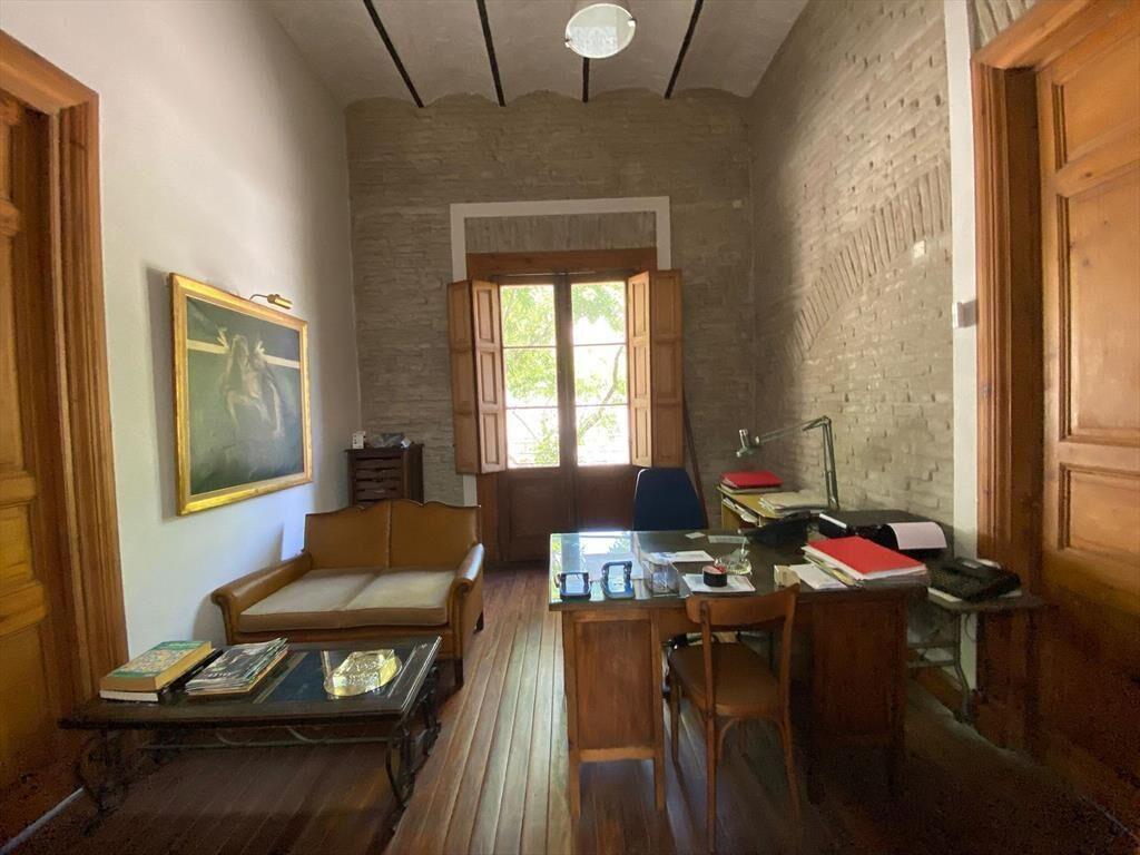 Venta excelente casa con local comercial y subsuelo - Aguad