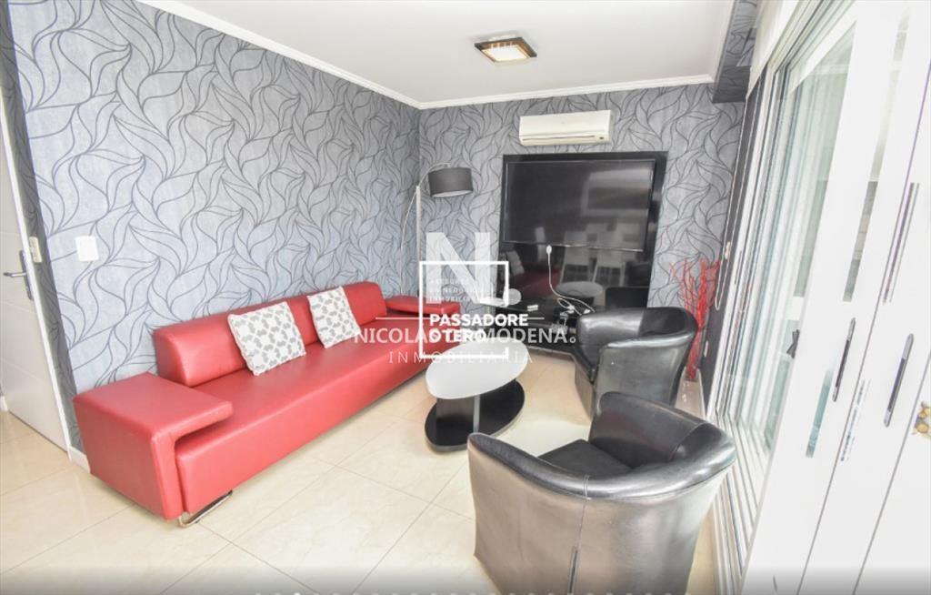 Vende apartamento de 3 dormitorios,en Mansa en