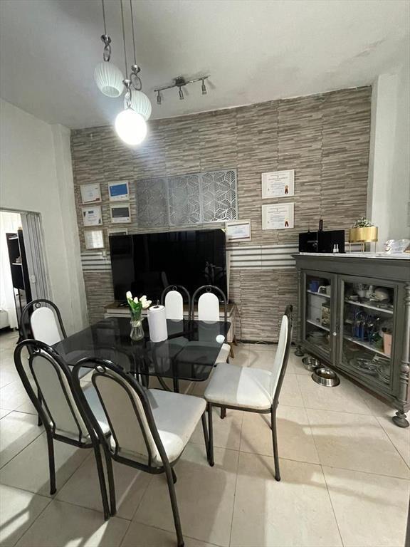 Casa en venta, padrón único, 3 dormitorios, cochera y parri