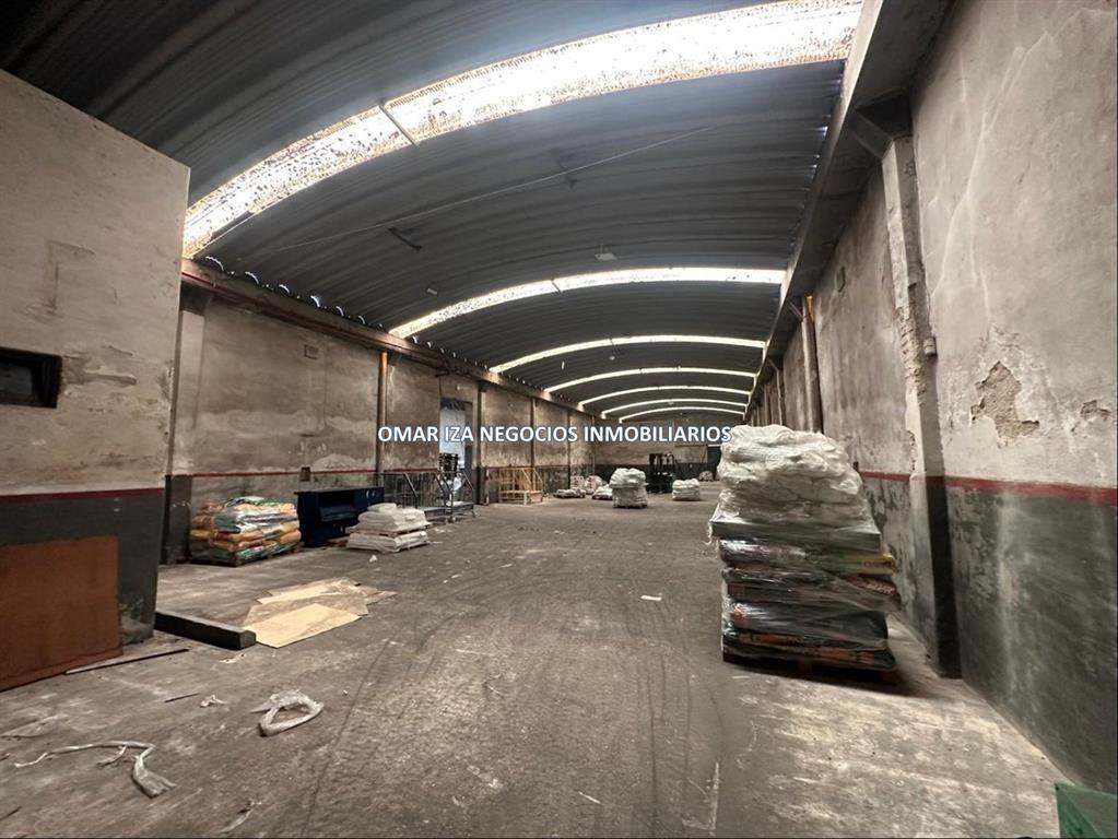 Venta local industrial Sayago, galpón depósito con oficinas