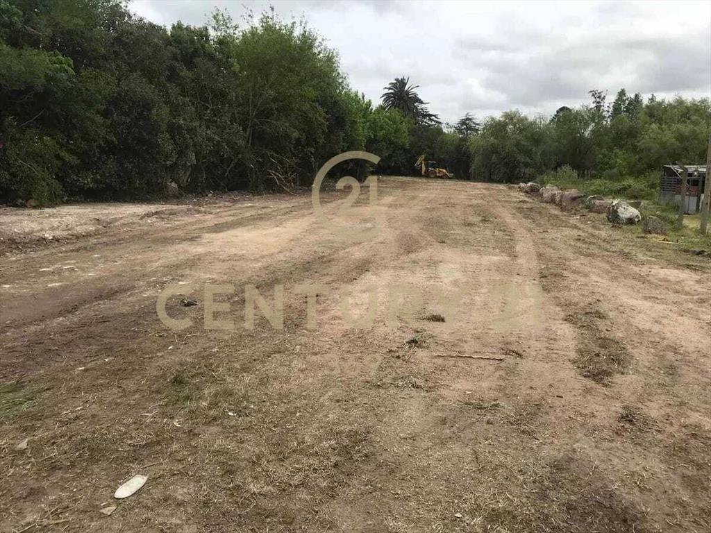 Oportunidad venta amplio Terreno en Lezica, gran Metraje,...