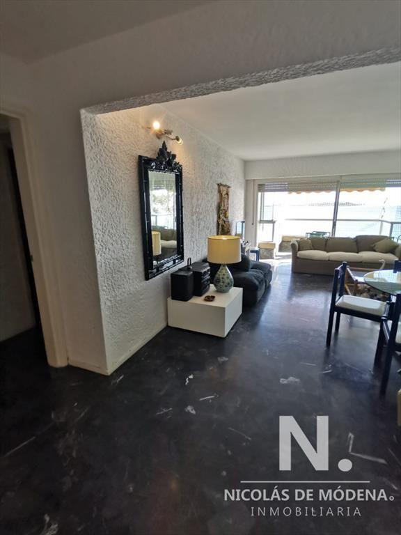 Departamento en venta de 3 dormitorios en Punta Del Este