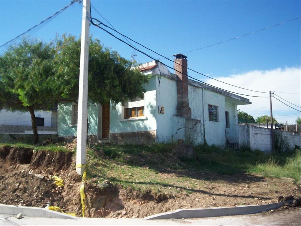 Casa en Venta sobre Bvar. Batlle y Ordoñez y Badaracco.