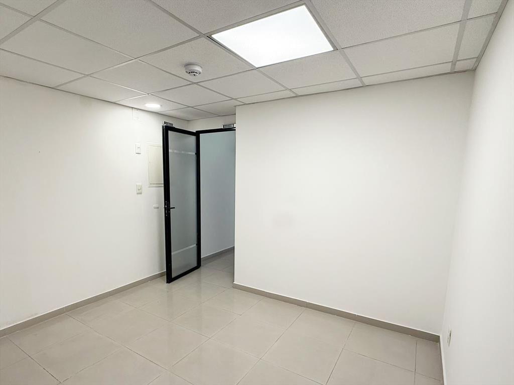 ALQUILER OFICINA CENTRO PLAZA CAGANCHA