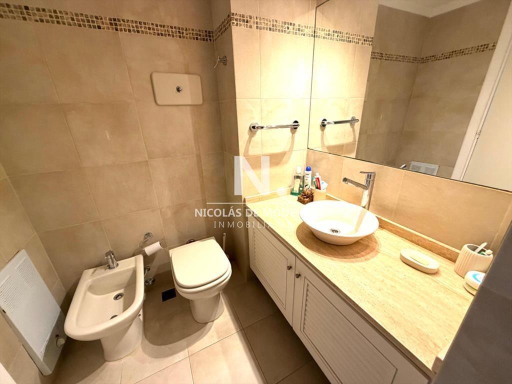 Apartamento en venta frente al mar, parada 19