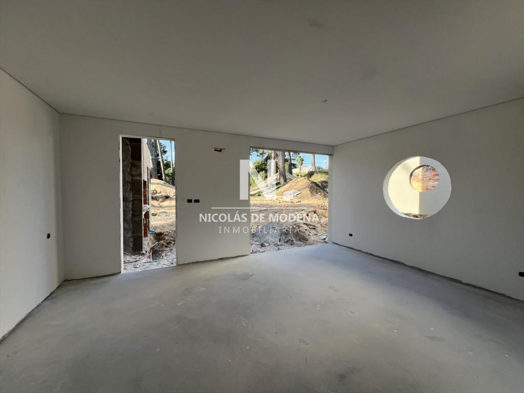 Casa a estrenar en Pinares. Punta del Este